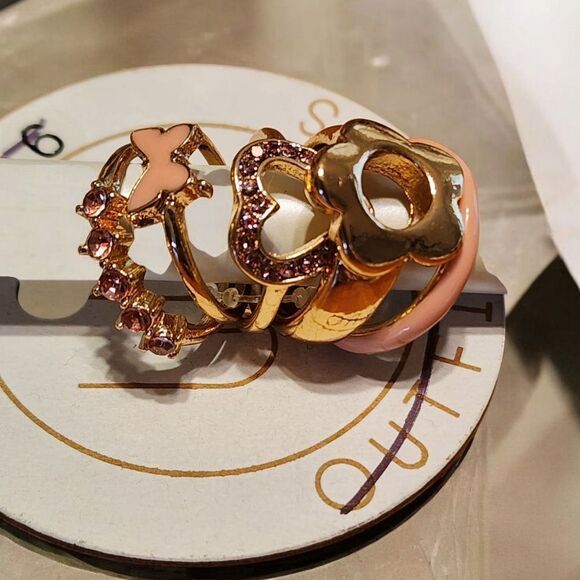 NEW Urban Outfitters Jewelry Set of 5 Rings Size 6 - Picture 1 of 1